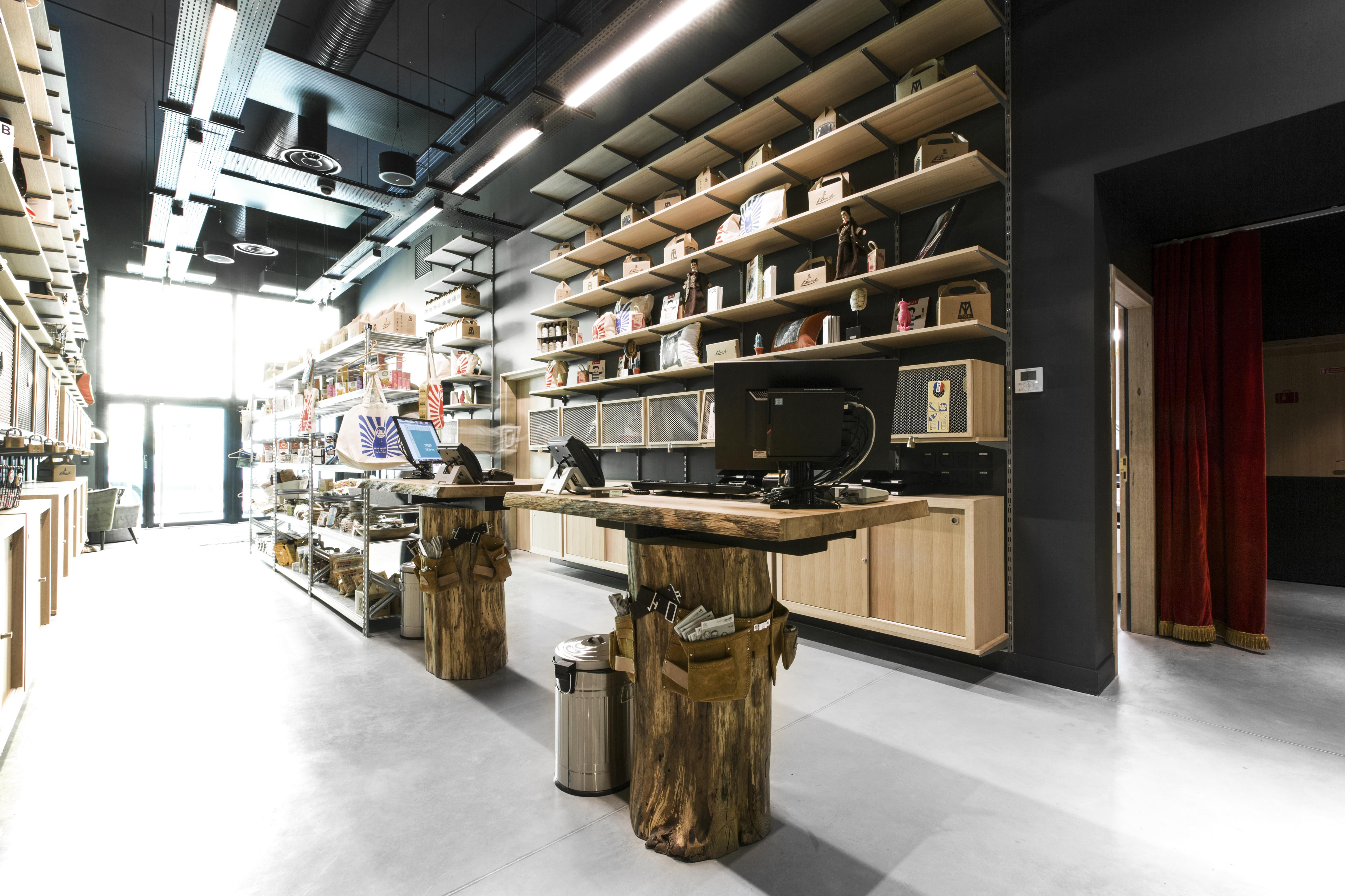 里昂合流摩巴酒店 外观 照片