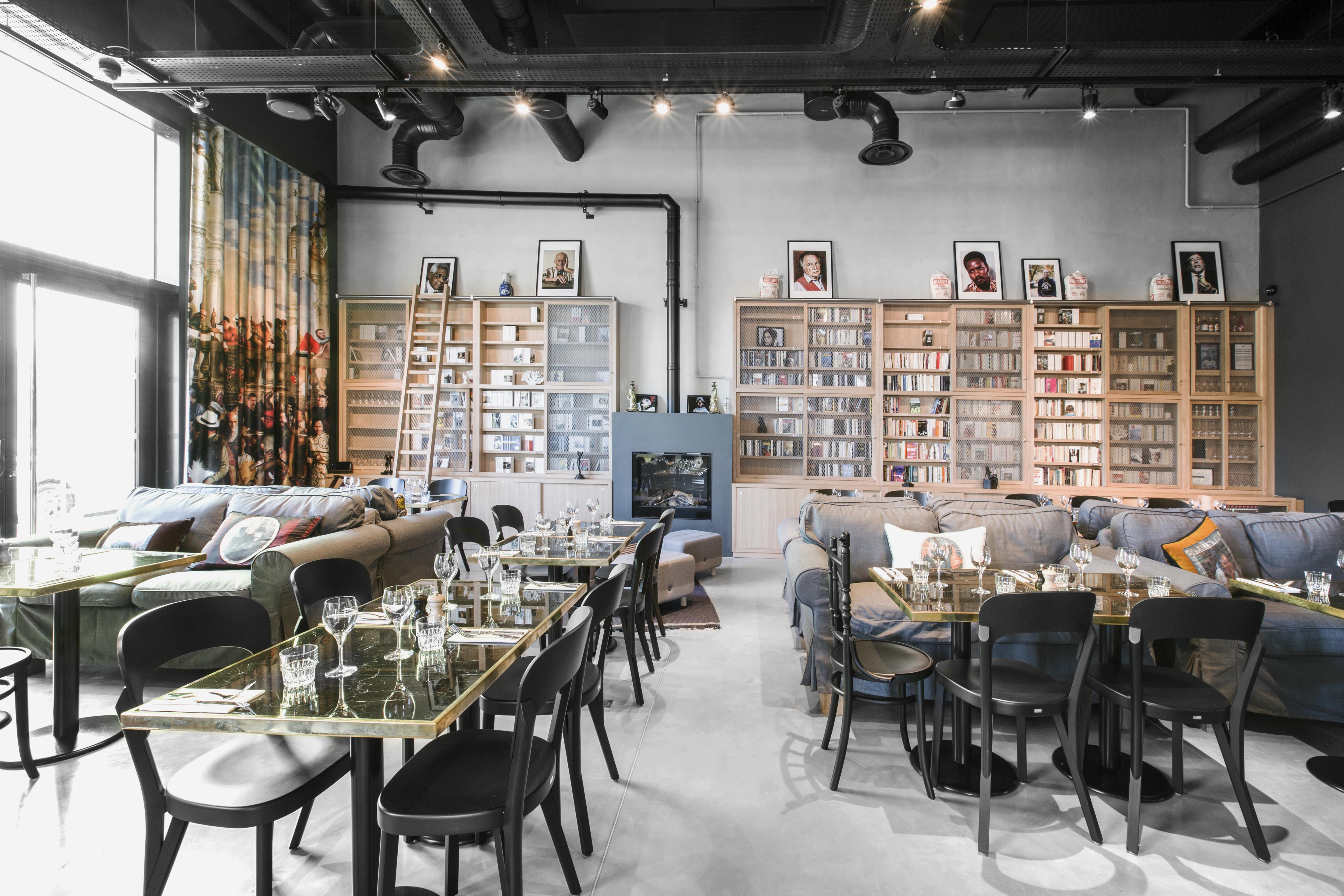里昂合流摩巴酒店 外观 照片
