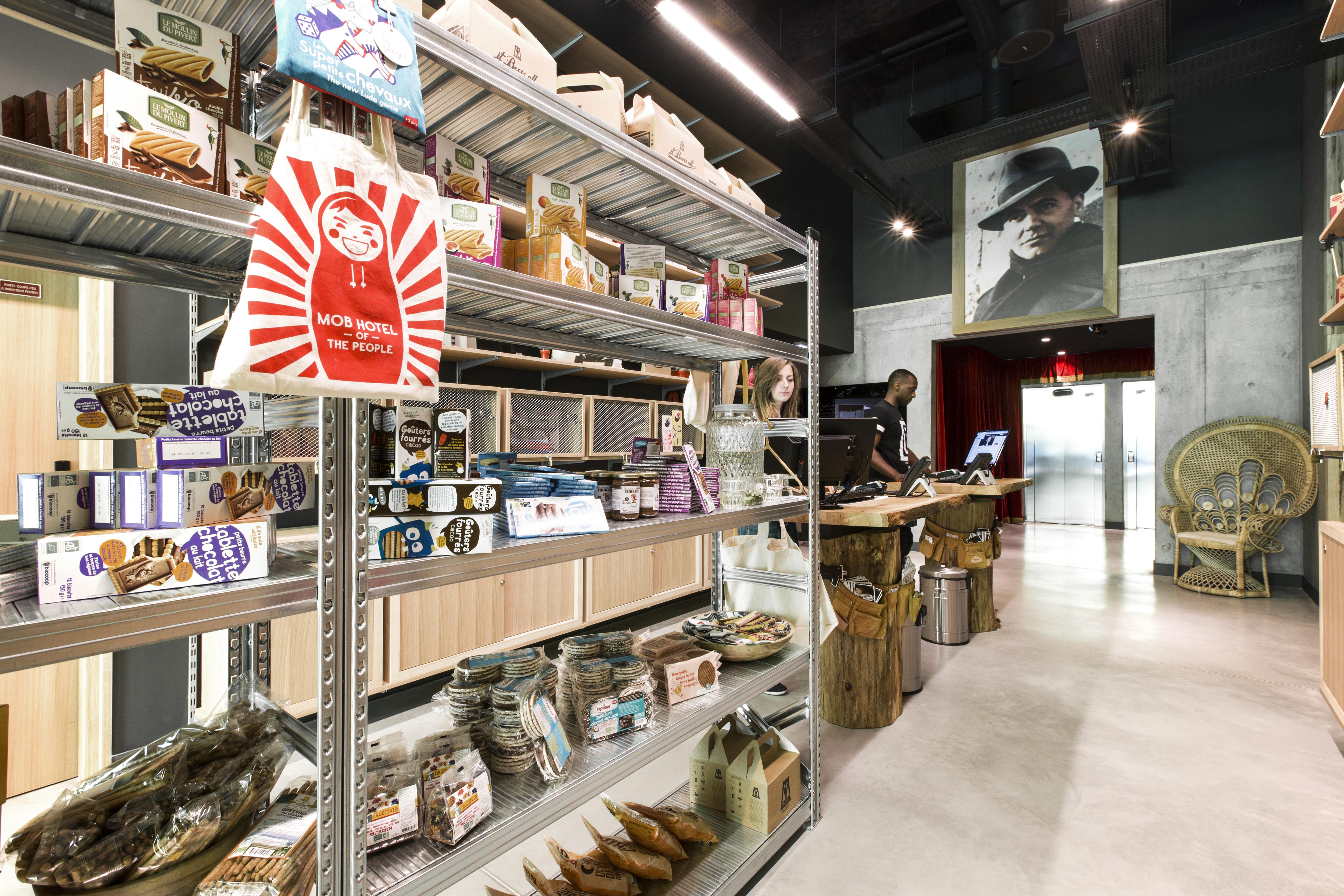 里昂合流摩巴酒店 外观 照片